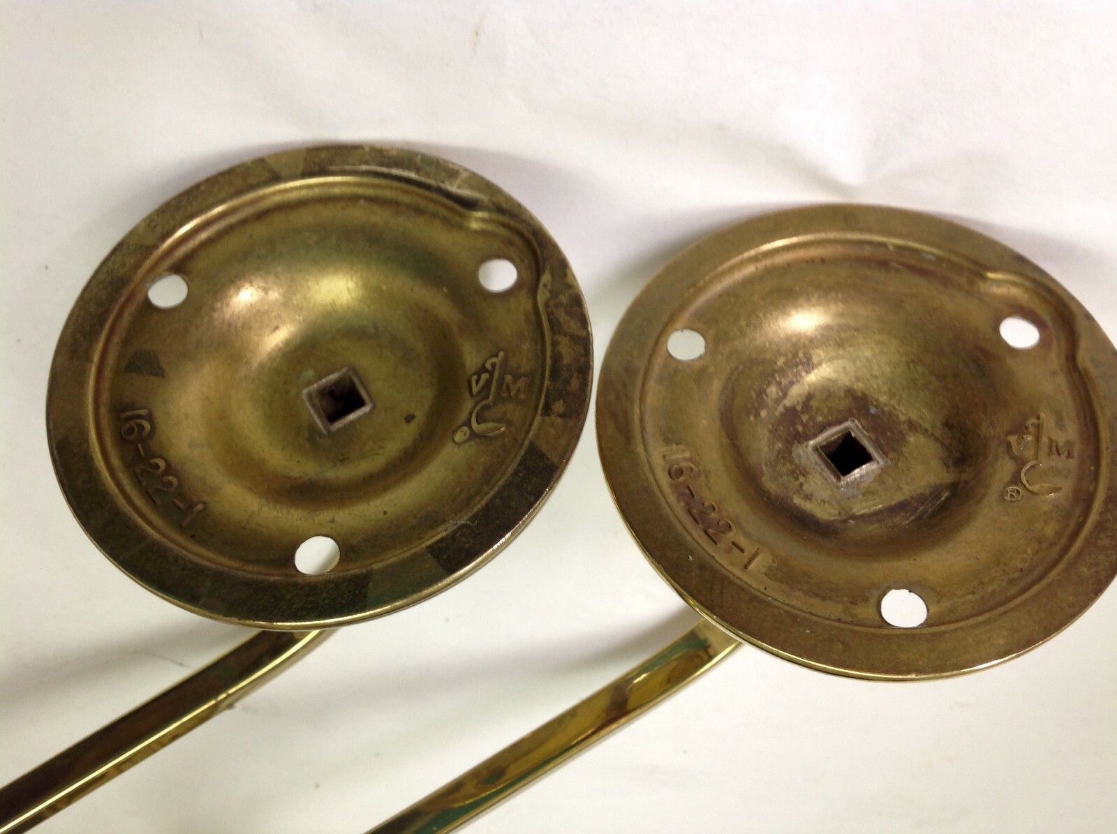 Pair Virginia Metalcrafters Brass Bruton Parish Wall Sconce 16-22-1(Incomplete)