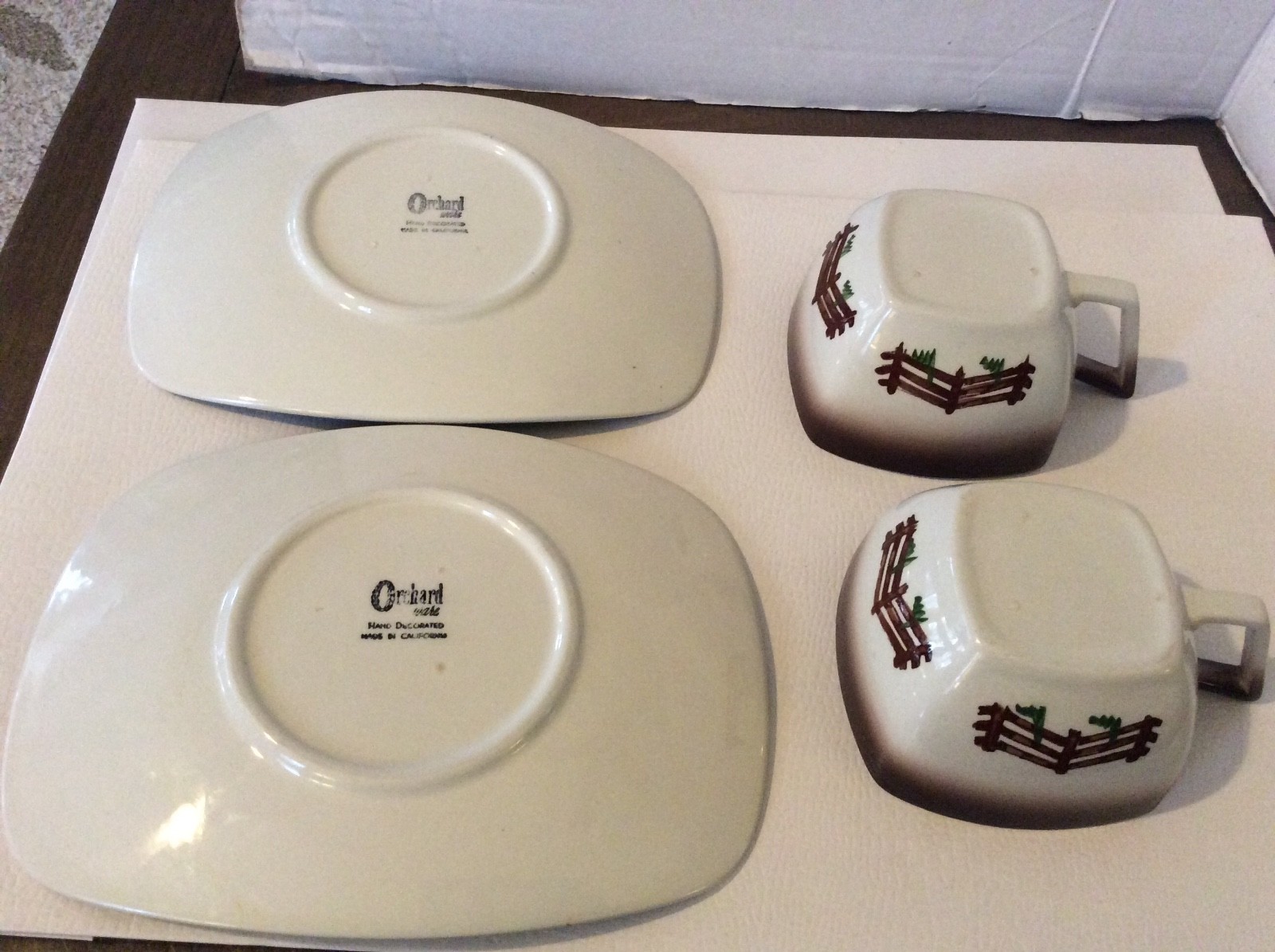 ORCHARD WARE CALIFORNIA ROOSTER 2 SMALL PLATES 2 CUPS