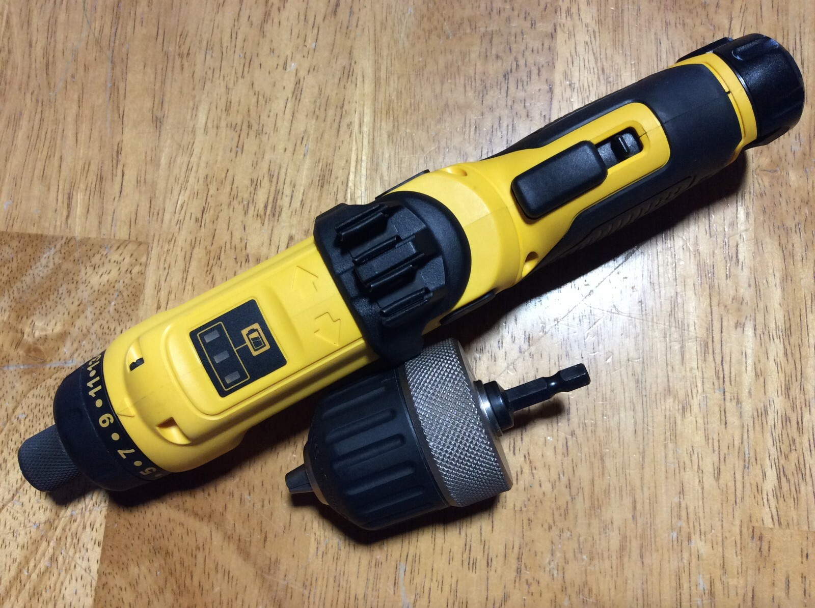 GENUINE DEWALT DCF680 CORDLESS SCREWDRIVER, BATTERY AND ATTACHMENT