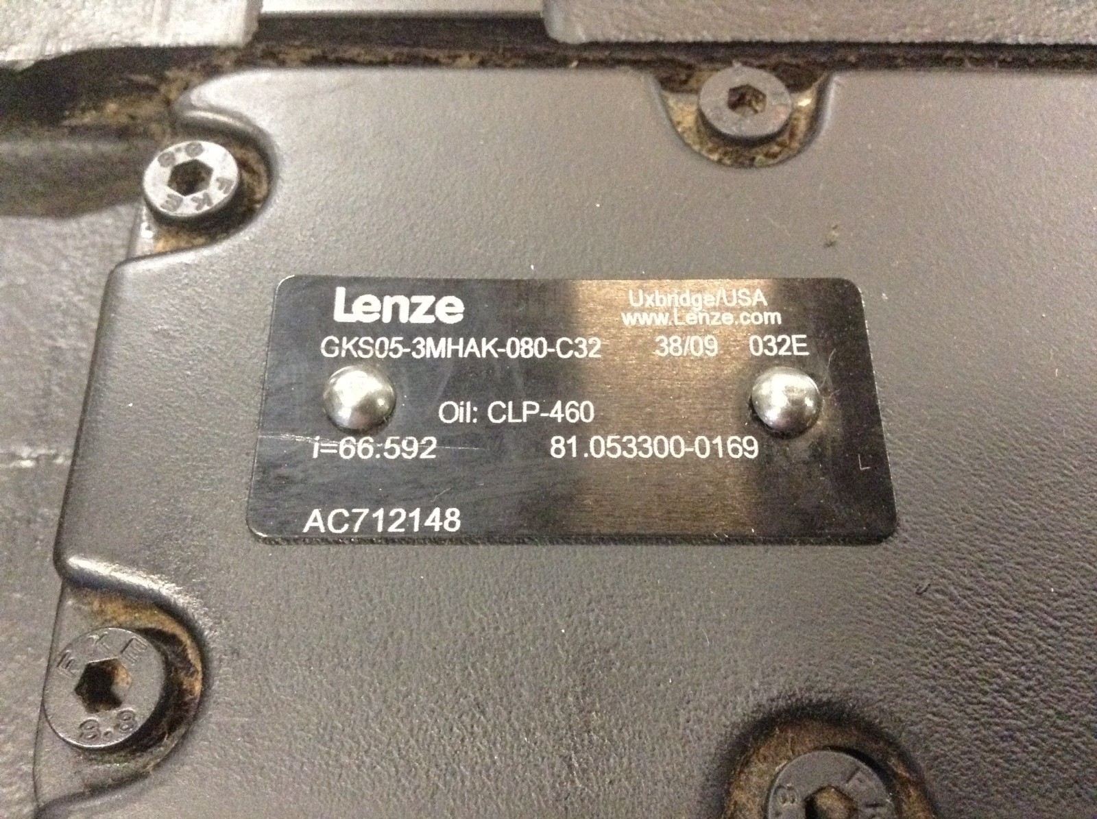 Lenze MDXMA2M080-32 66:592:1 Gear Motor 230/277/400/480 V GKS05-3MHAK-080-C32