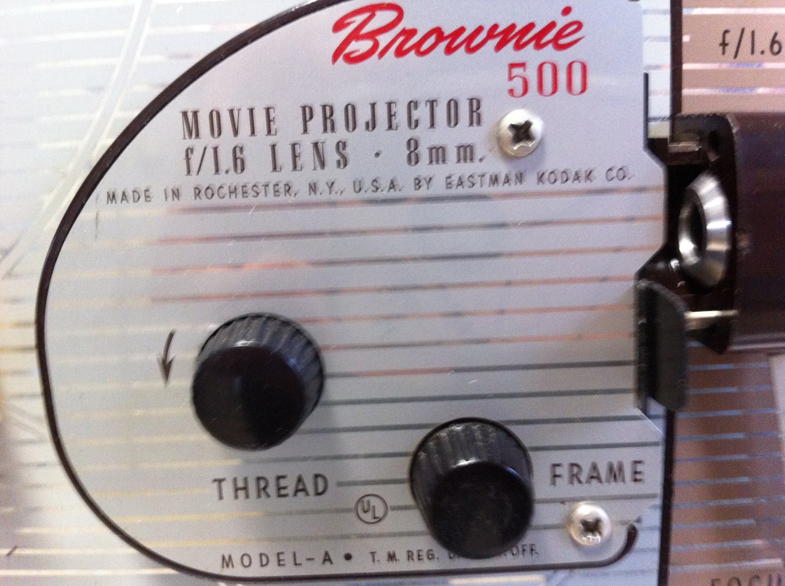KODAK BROWNIE 500 MOVIE PROJECTOR old 8mm f/1.6 LENS WITH TAKE UP REEL