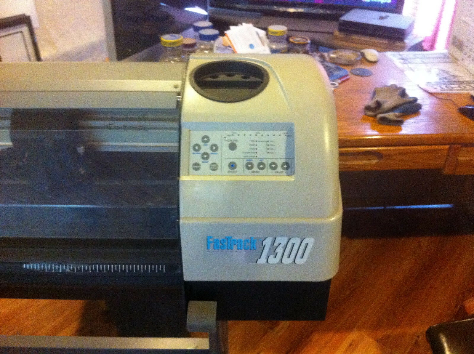 Gerber Fastrack 1300 Vinyl Cutter. $1000 or best offer.