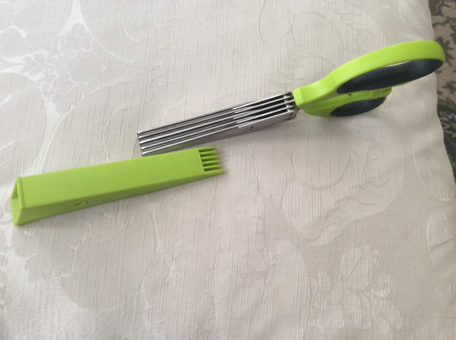 Chefaith Stainless Steel Herbs Cutting Kitchen Scissor Green