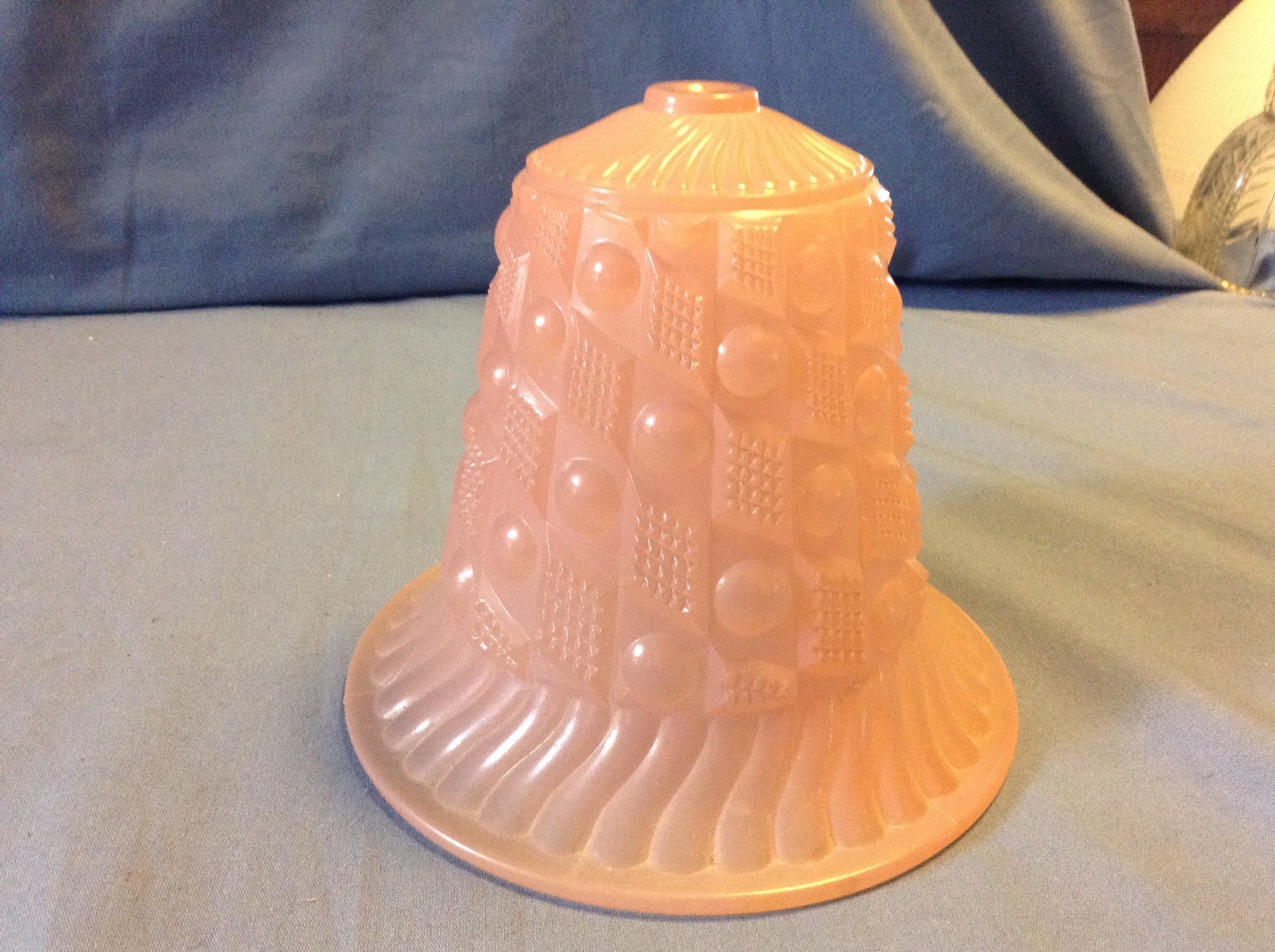 ANTIQUE VINTAGE HEAVY PINK LAMP LIGHT FIXTURE SHADE GLOBE 5 1/4