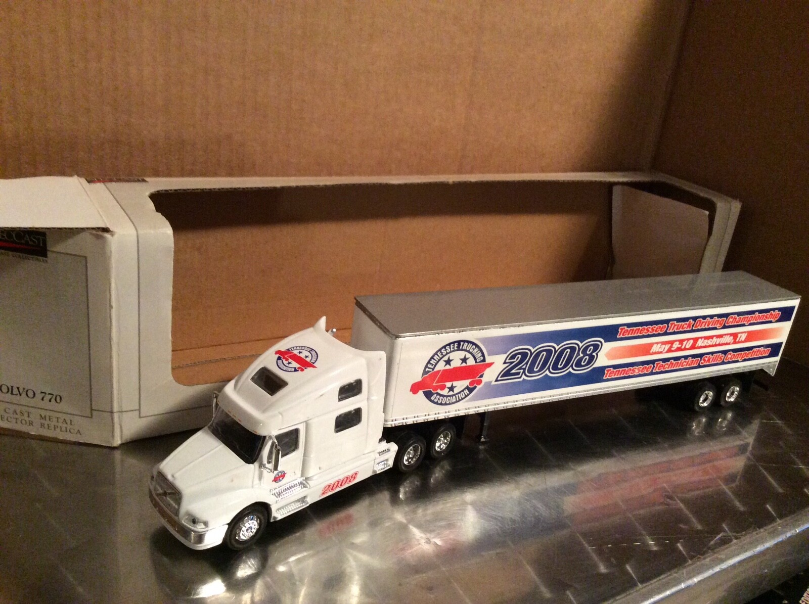 ダイキャストプロモーション　Volvo VNL670 ダイキャストプロモーション Volvo VNL670 Volvo VN 670 (1998
