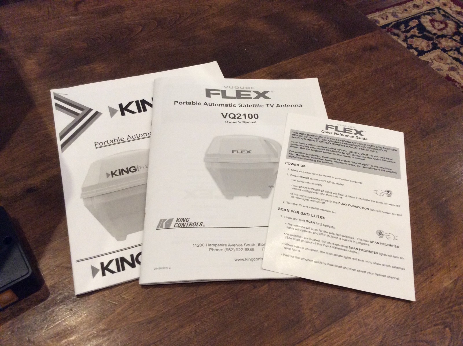 VUQUBE FLEX VQ2100 PORTABLE AUTOMATIC SATELLITE ANTENNA FOR CAMPING TAILGATING