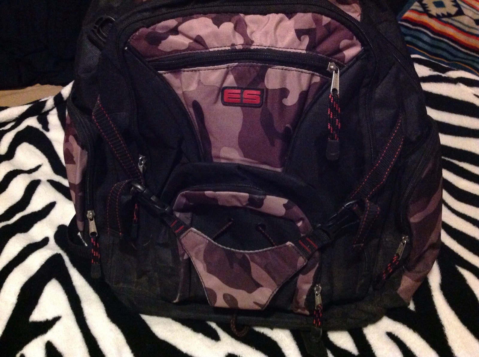 Vintage HTF ES Skateboarding Carrying Strap Backpack. Etnies Element DVS