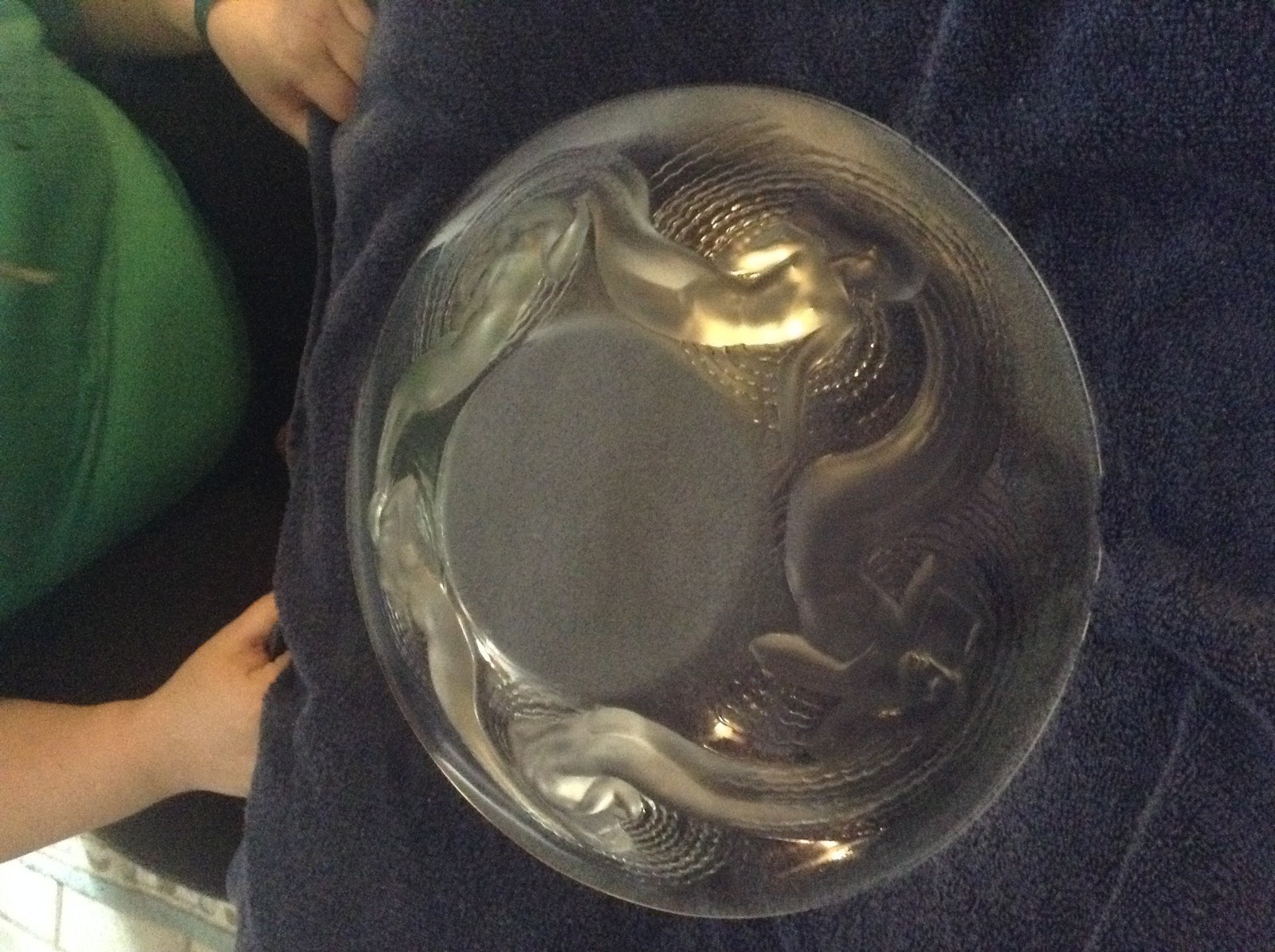 RENÉ LALIQUE BOWL WITH OPALESCENT GLASS 'CALYPSO' DESIGN VERY RARE CENTERPIECE