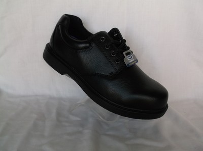wide slip resistant shoes