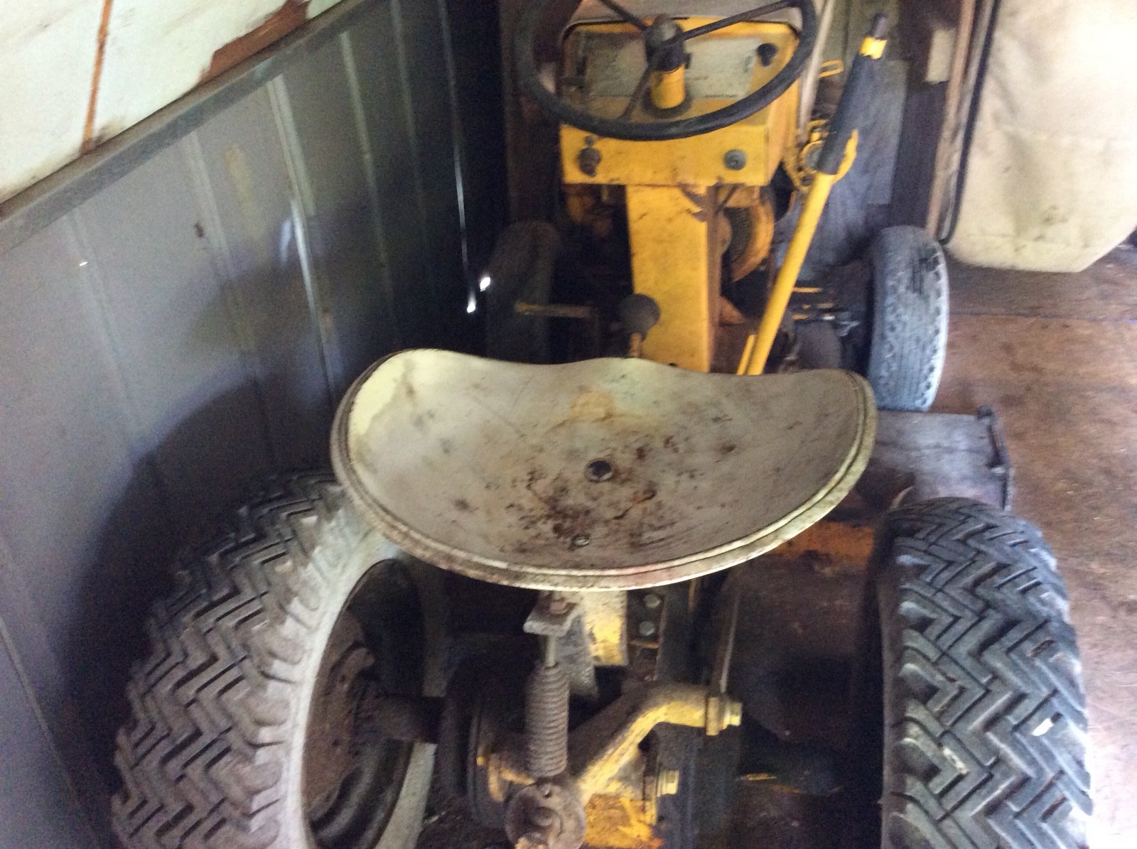 1963 cub cadet garden tractor with hitch, 42 inch, 7 hp, for restoration.