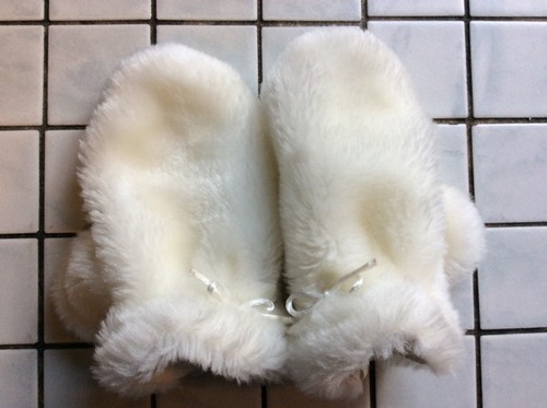 Gymboree Faux Fur 2T 3T Mittens Cream Ivory Satin Bow Sugarplum Sparkle Holiday