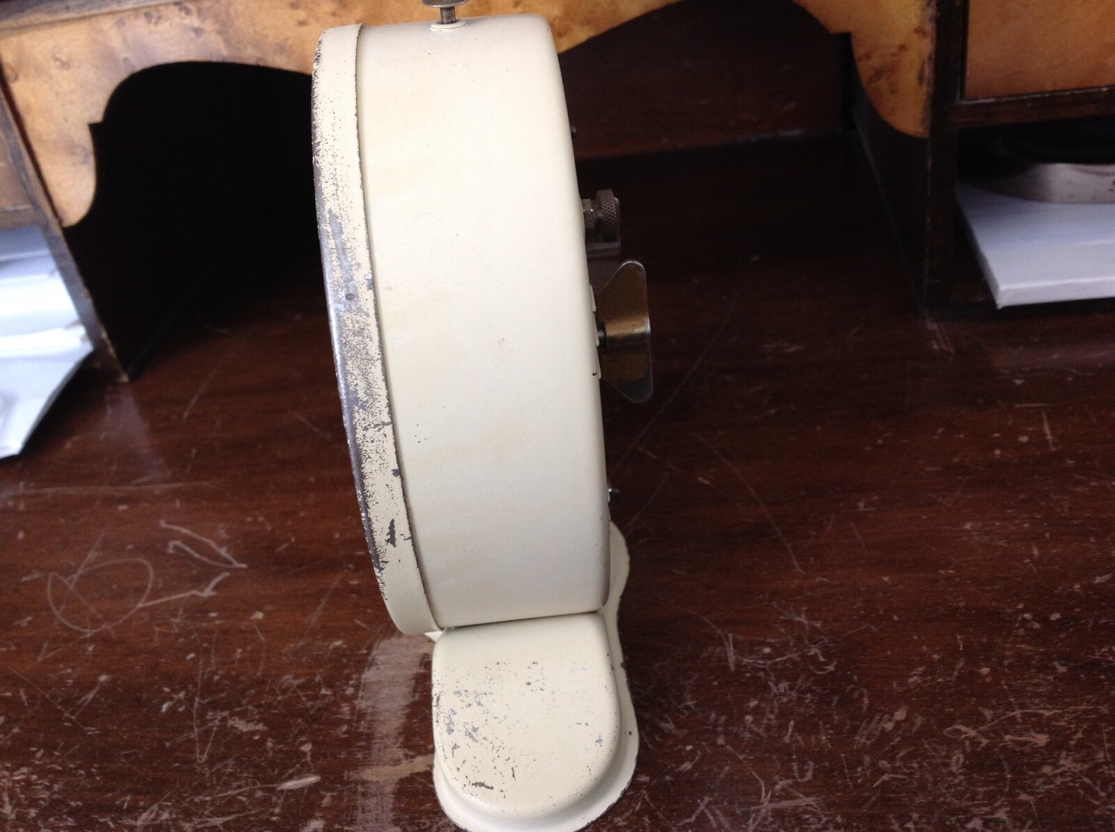 Animated Chicken Pecking in Farmyard Windup Alarm Clock, Smith Great Britain