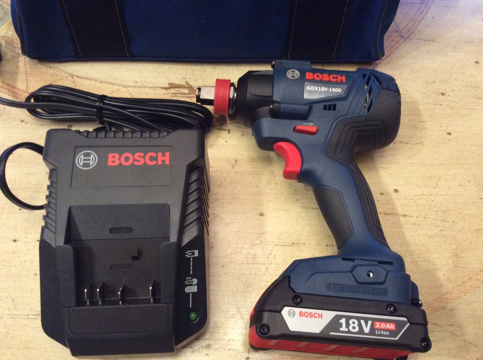 Bosch 18 V 1/4 in. & 1/2 in. 2-in-1 Bit/Socket Impact Driver Kit FAST SHIPPING