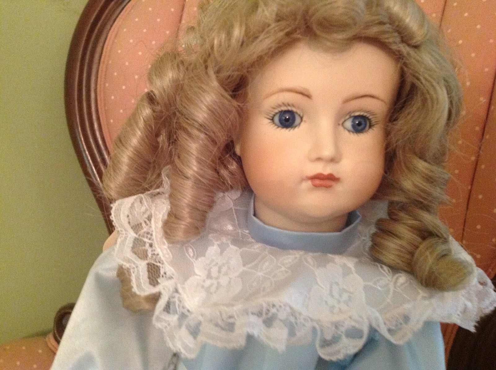 Beautiful Antique German Bisque/Porcelain Jointed 16