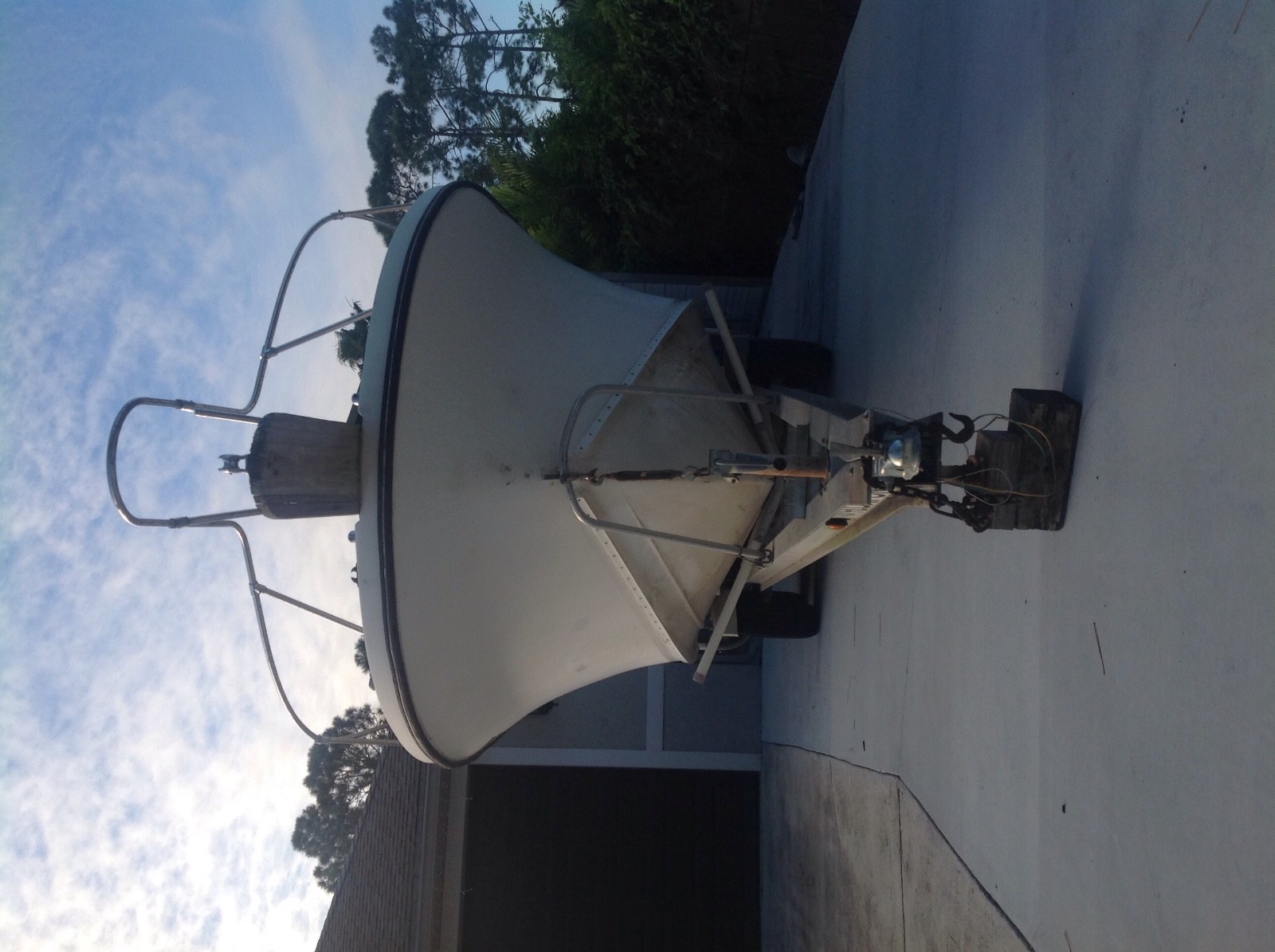 1980 23' Dusky Center Console fishing boat with 2 Stroke 225 Johnson Outboard