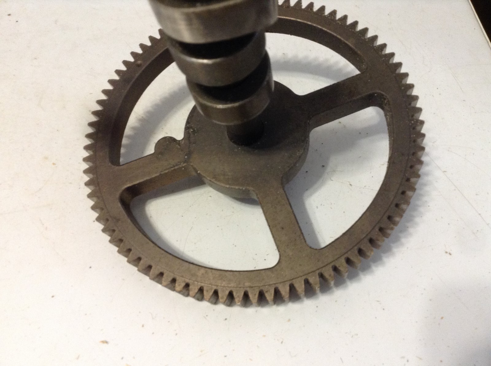 BS-790562 -A New Cam Shaft For A Cub Cadet GT1222, LT1018