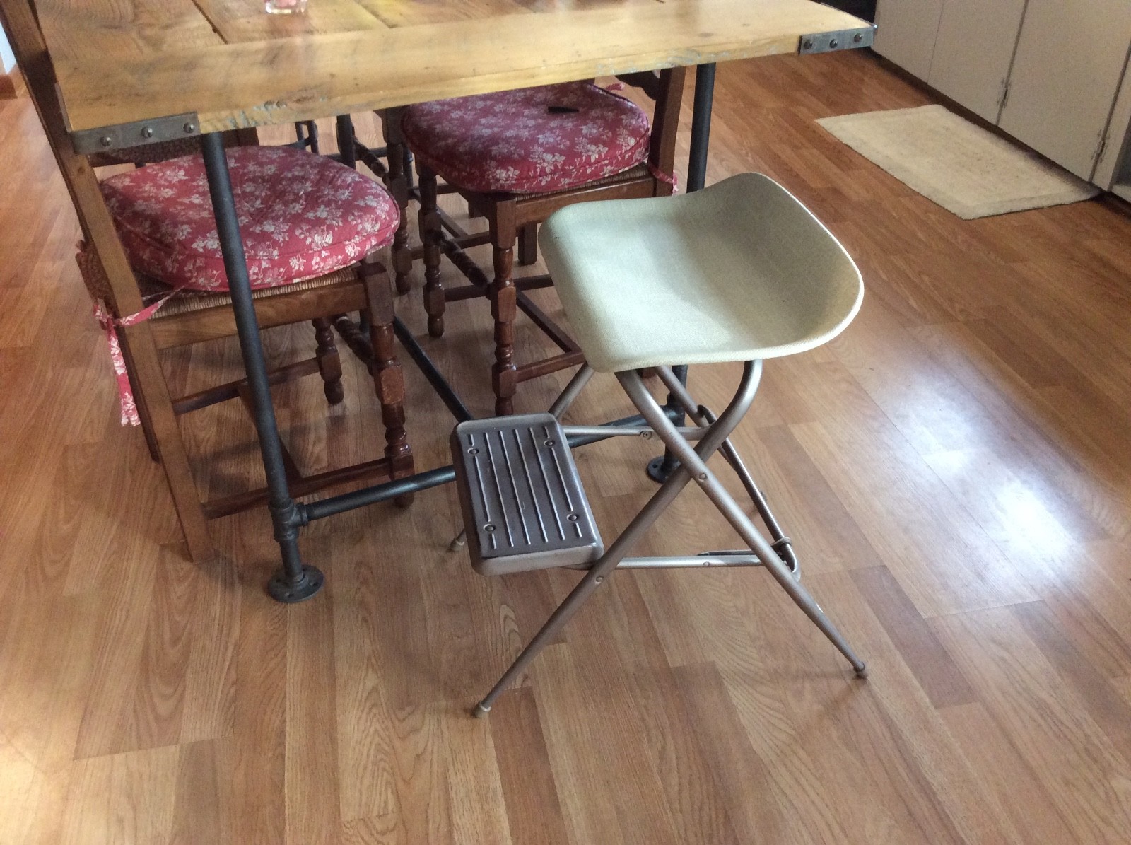 Vtg MCM Folding Samsonite Kitchen Step Stool Perch Chair Heavy Molded Seat Steel