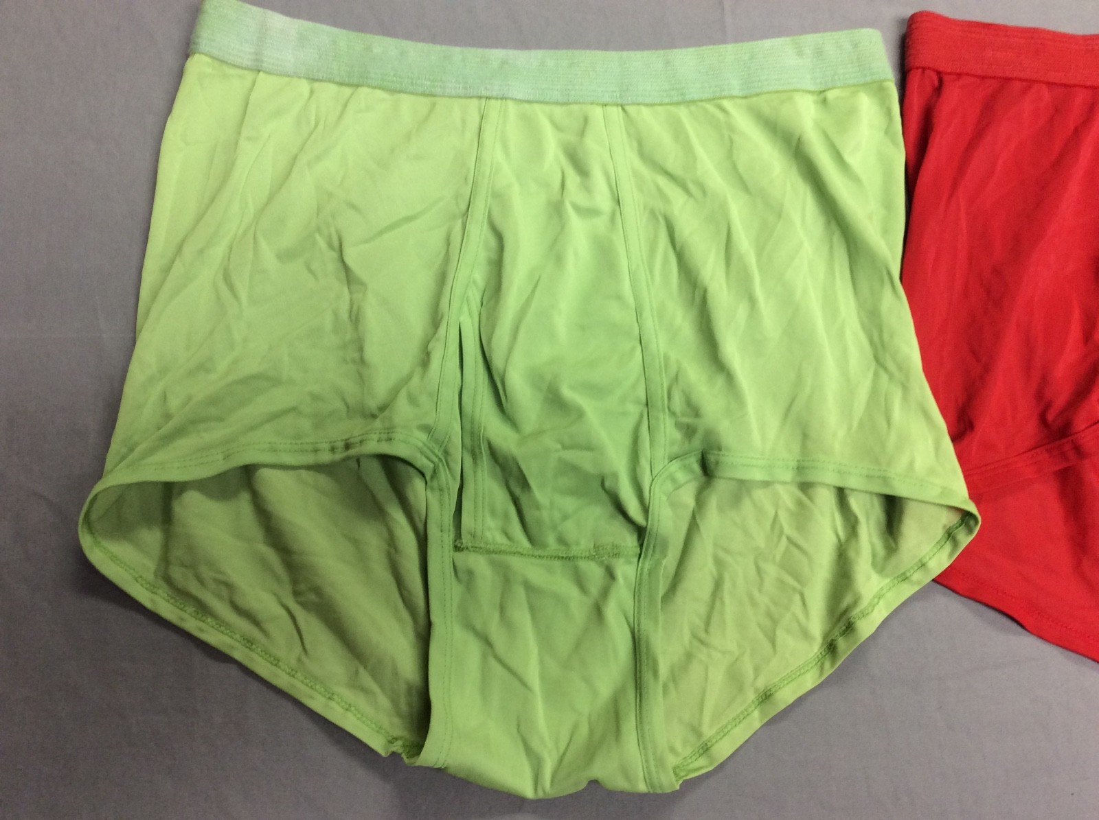VTG SET OF 2 BVD COLOR TONE GREEN AND RED 100% NYLON UNDERWEAR BRIEFS MENS LARGE