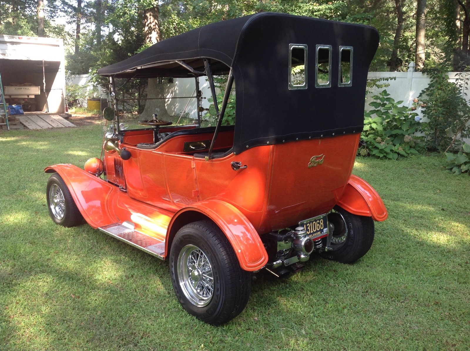 A Ford Model T Touring Hot Rod Oldtimer Phaeton Chevy