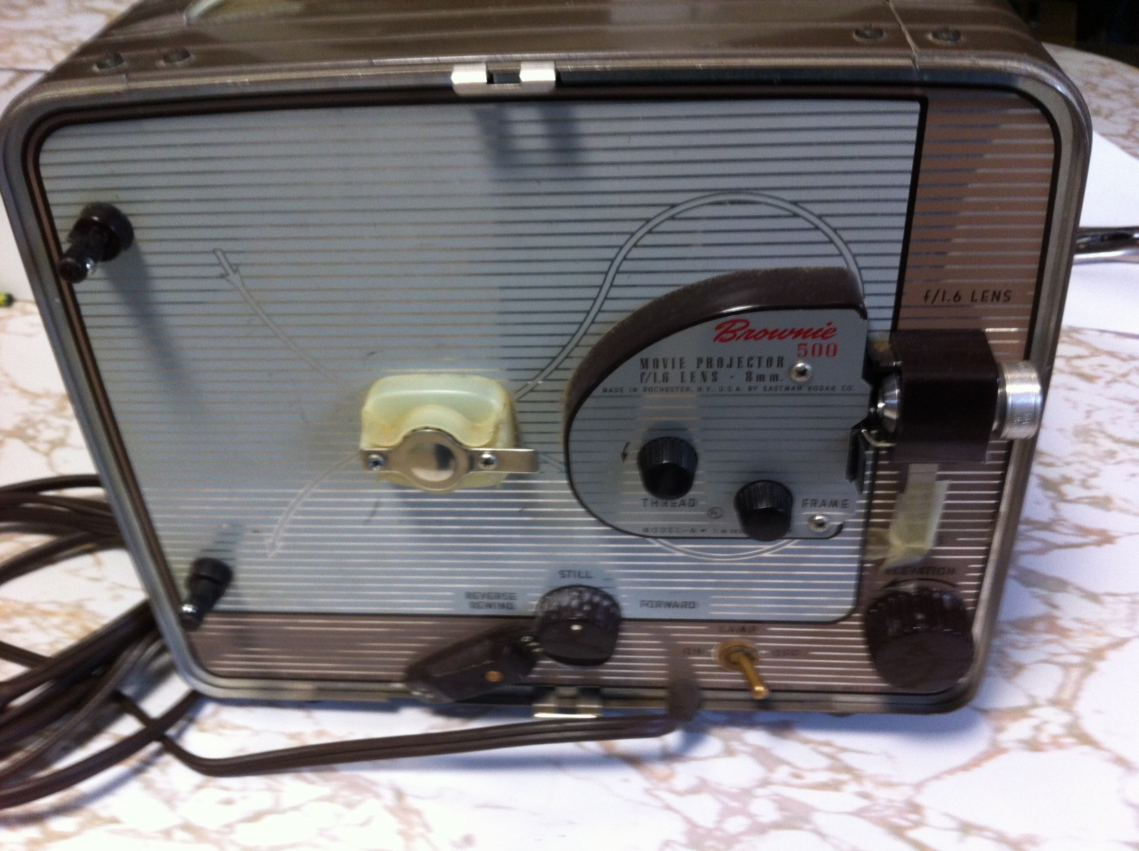 KODAK BROWNIE 500 MOVIE PROJECTOR old 8mm f/1.6 LENS WITH TAKE UP REEL