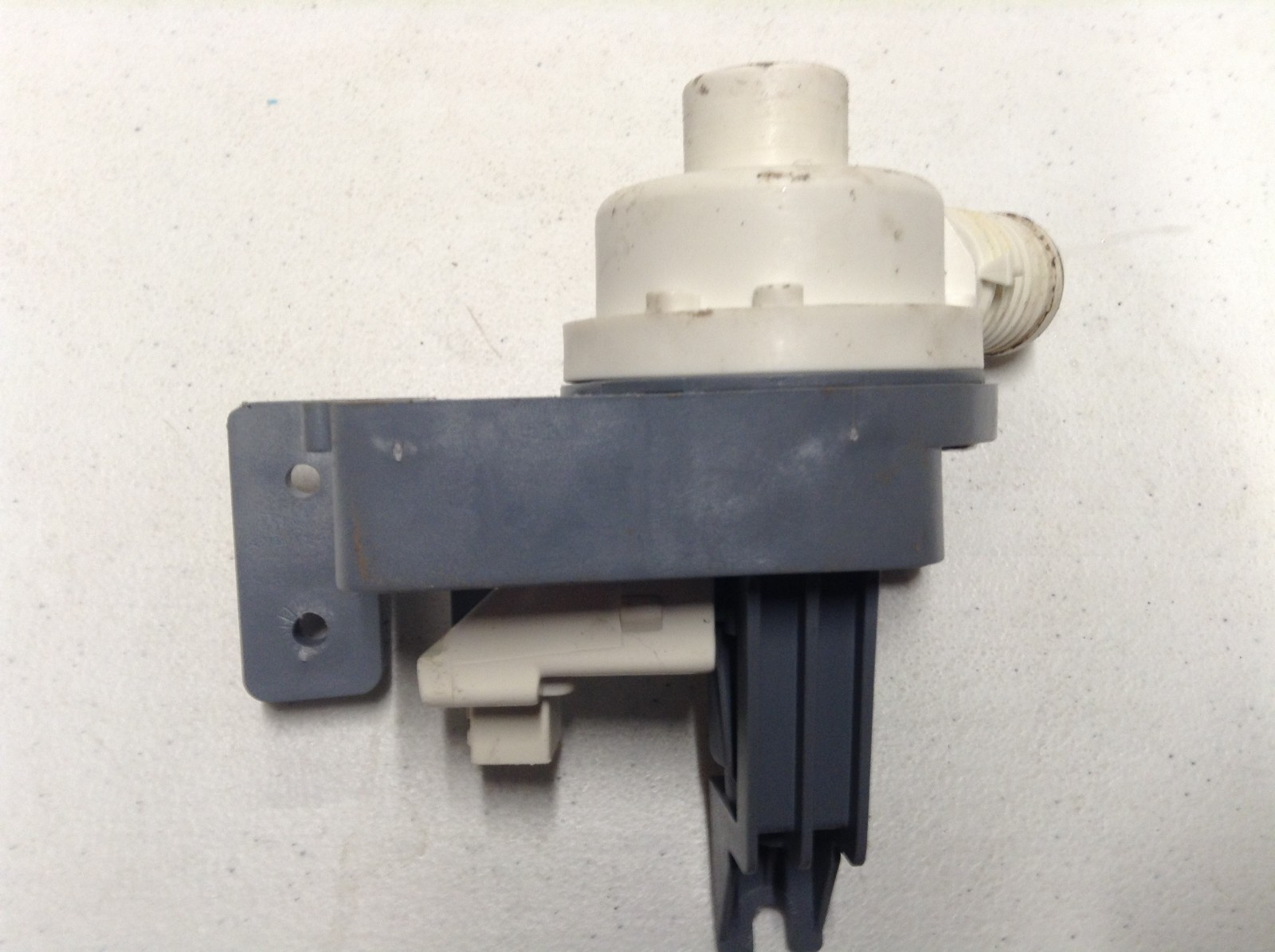 MAYTAG WASHER DRAIN PUMP W10876600