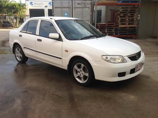 Mazda 323 2001