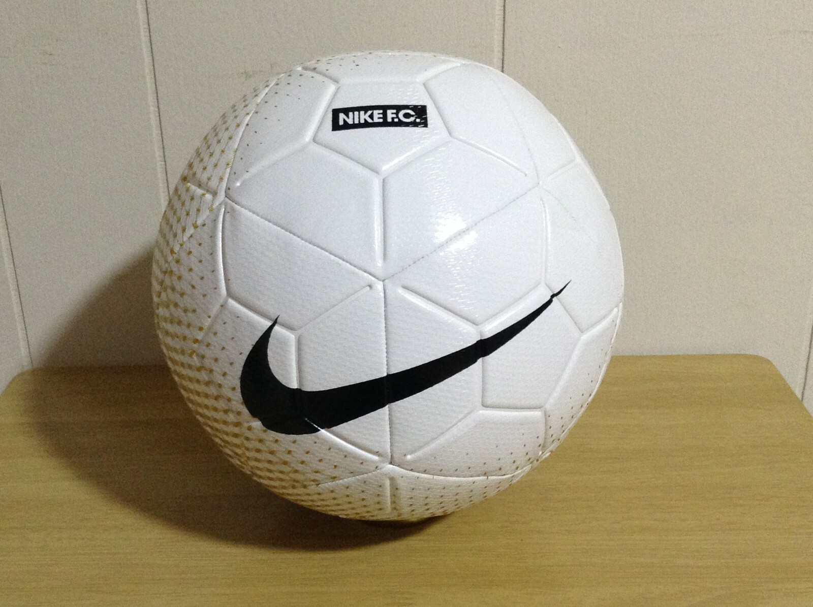 Футбольный мяч Nike Airlock Street X Joga Soccer Ball Size 5: купить с  доставкой из США, цена 6 190 руб - (144239658822)