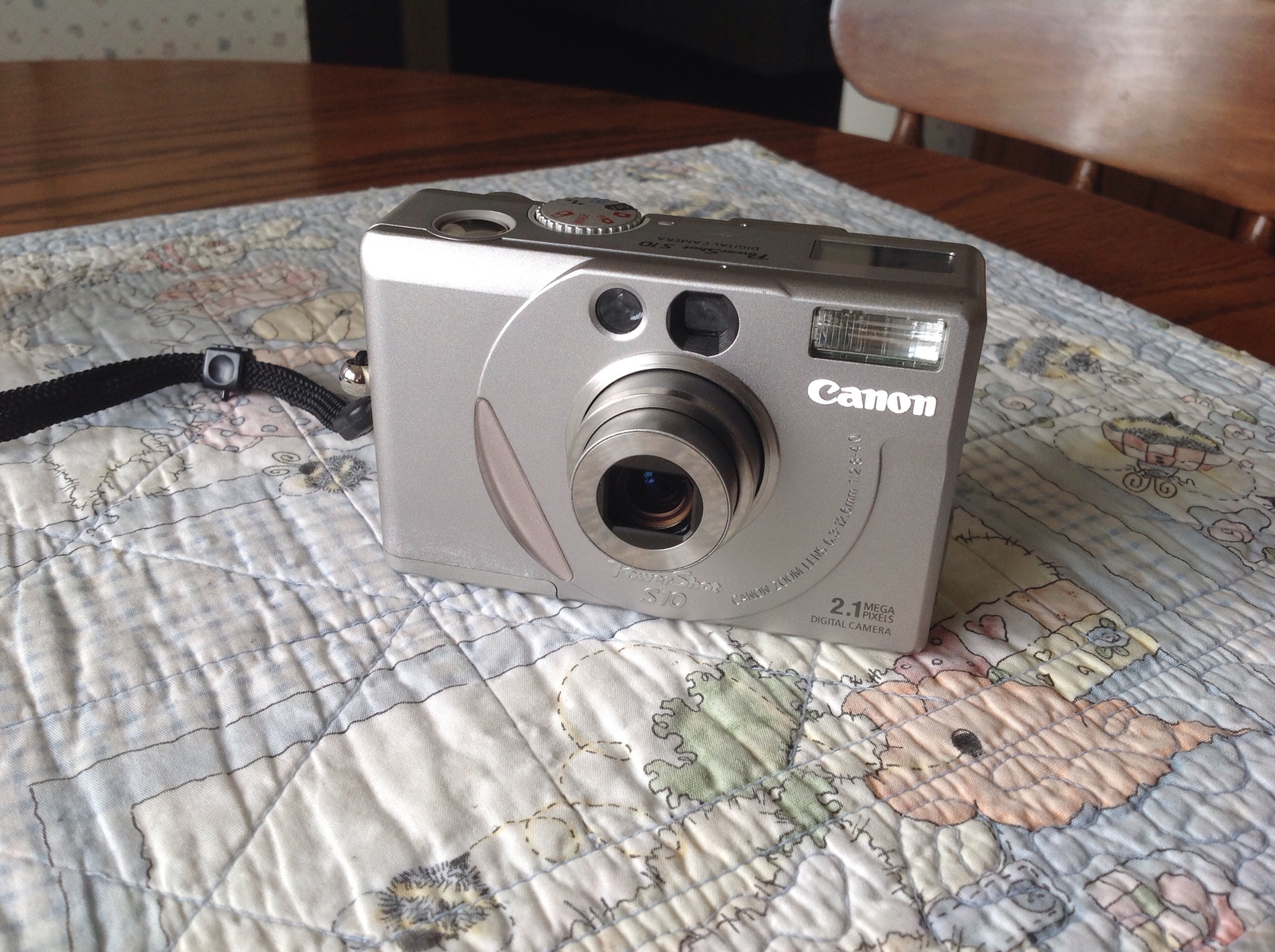Canon PowerShot S10 Digital Camera W/ Charger, Cables, SD Canon PowerShot S10 Digital Camera W/ Charger, Cables, SD