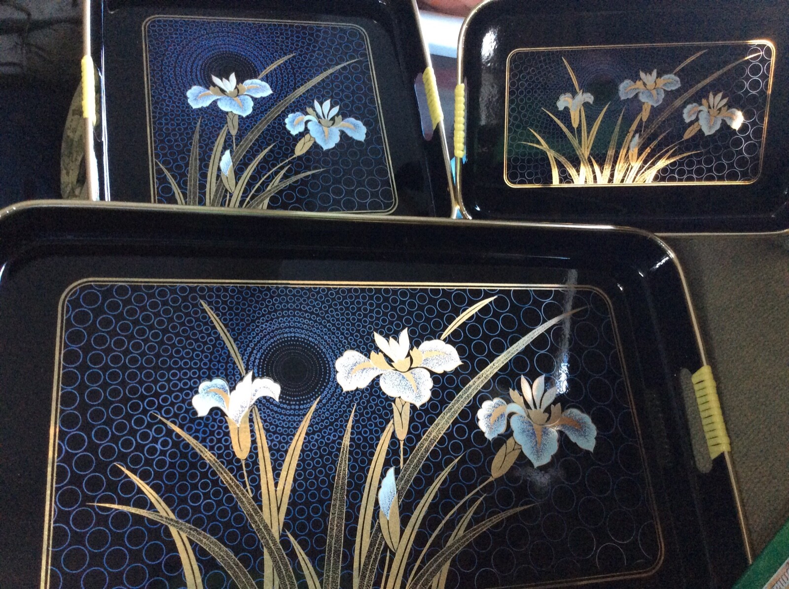 漆塗り琴バチセット（3本）　ヴィンテージ品 Vintage collectible lacquered hand-painted tray set of 3