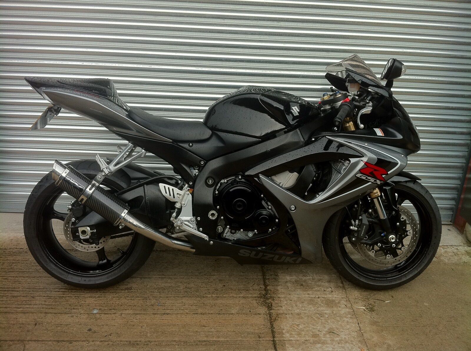 Suzuki GSXR 600 K6 K7 Carbon Fibre GP, Stubby Race Exhaust Suzuki GSXR 600 K6 K7 Carbon Fibre GP, Stubby Race Exhaust