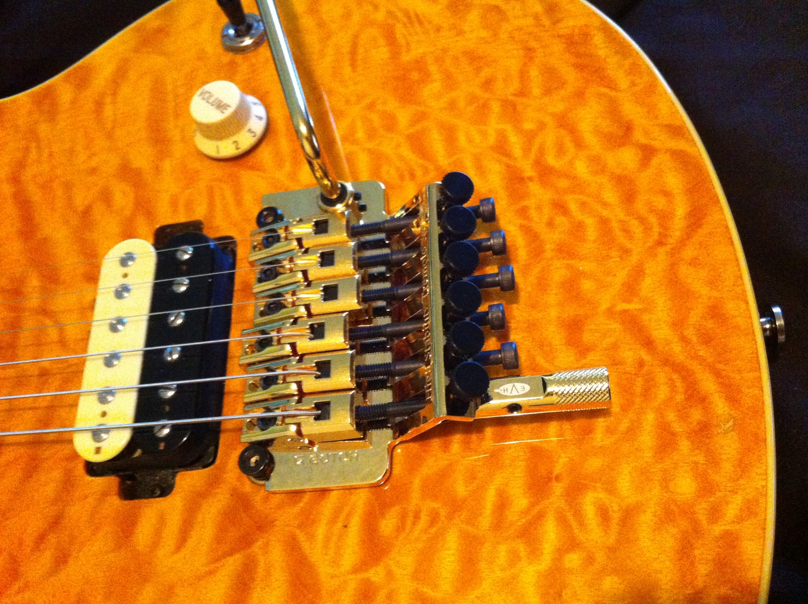 EVH D-Tuna Système Drop D - Rouge - Pour Guitare Avec Trémolo à Double Verrouillage - Accordage Rapide E à D - 9
