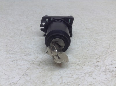 Allen Bradley 800E-3X10 2 Positioned Maintained Key Selector Switch 800E3X10