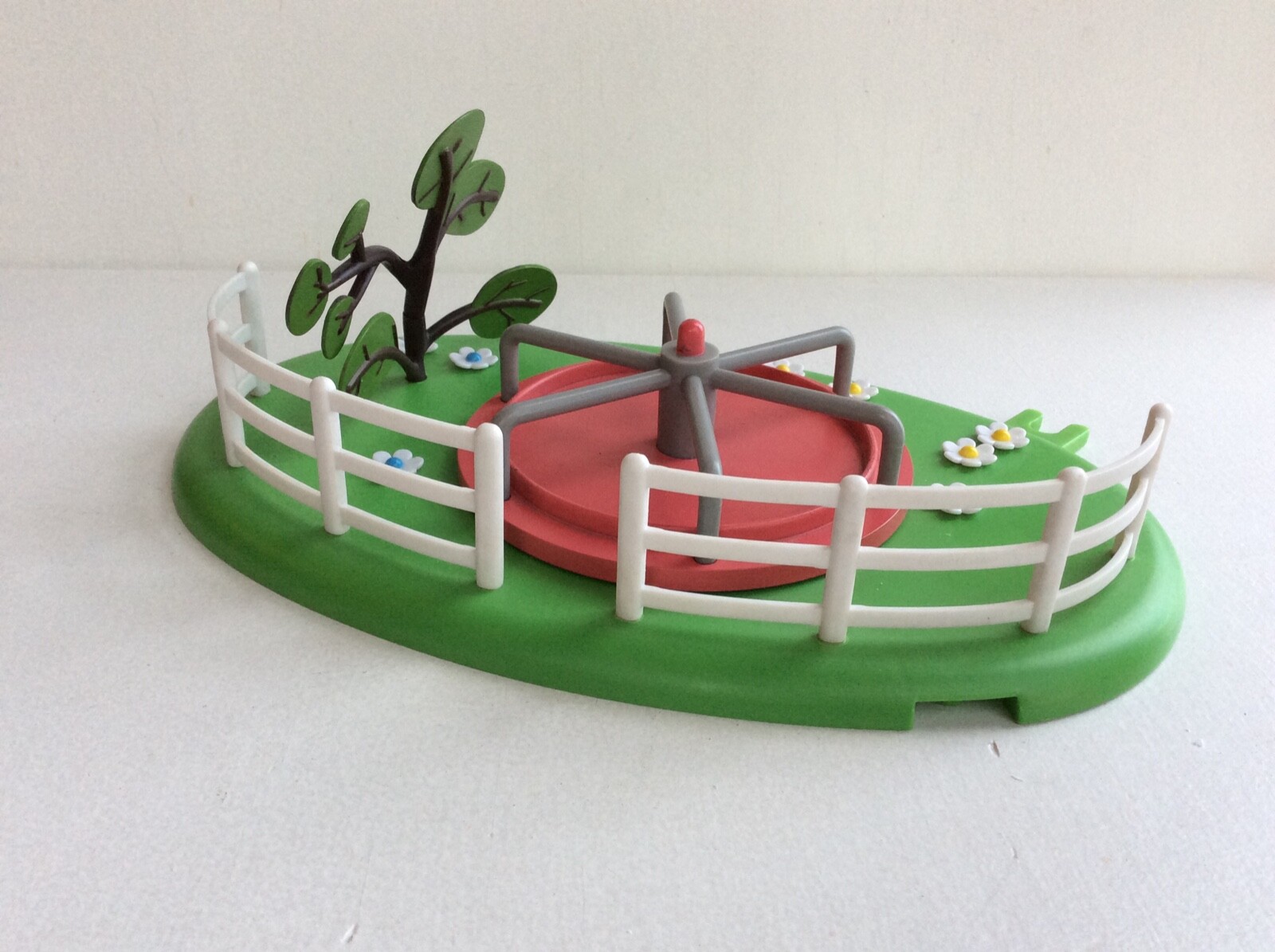 Peppa Pig MUDDY PUDDLES ROUNDABOUT Playset, Character