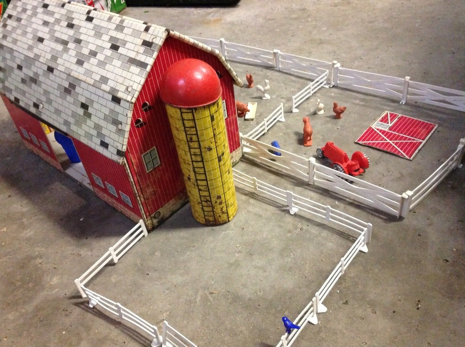 Sunnyfield Farms Vintage 1950s Tin Litho Playset W/ Animals, fence, hay & more