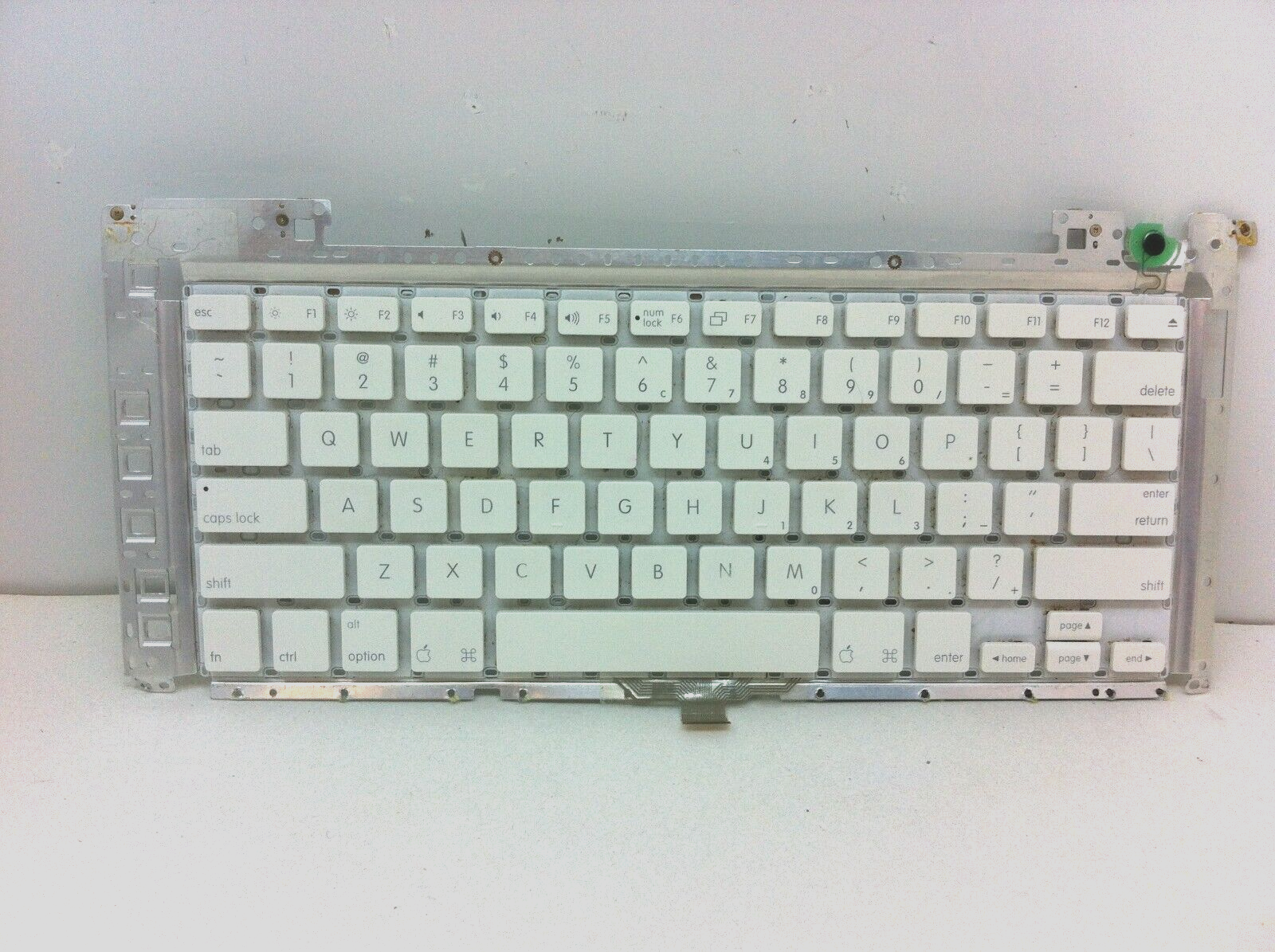 Apple MacBook 2006 MA255LL/A A1181 White Keyboard 613-6408