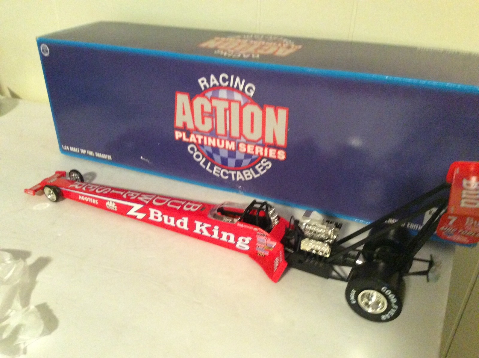 BUDWEISER KING TOP FUEL 1/24 Kenny Bernstein action  dragster