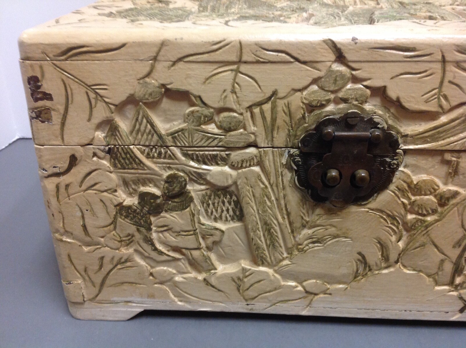 ANTIQUE WOODEN CARVED ASIAN ORNATE BOX PAINTED ANTIQUED