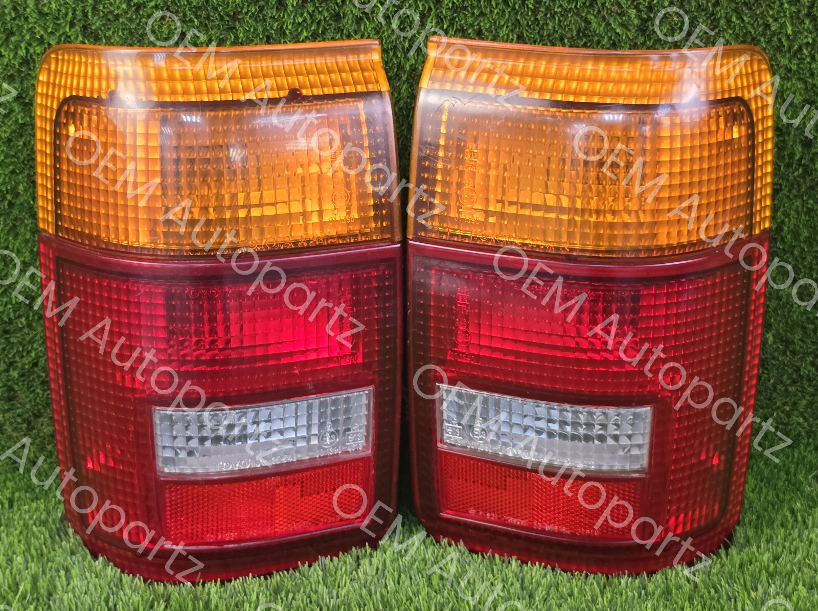 HILUX テールライト Toyota Hilux surf 1989-1995 tail lights Pair Left and Right
