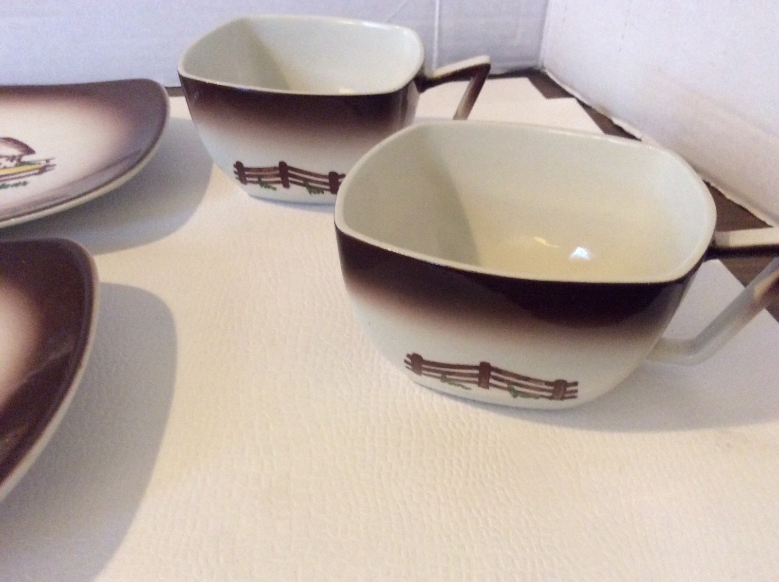 ORCHARD WARE CALIFORNIA ROOSTER 2 SMALL PLATES 2 CUPS