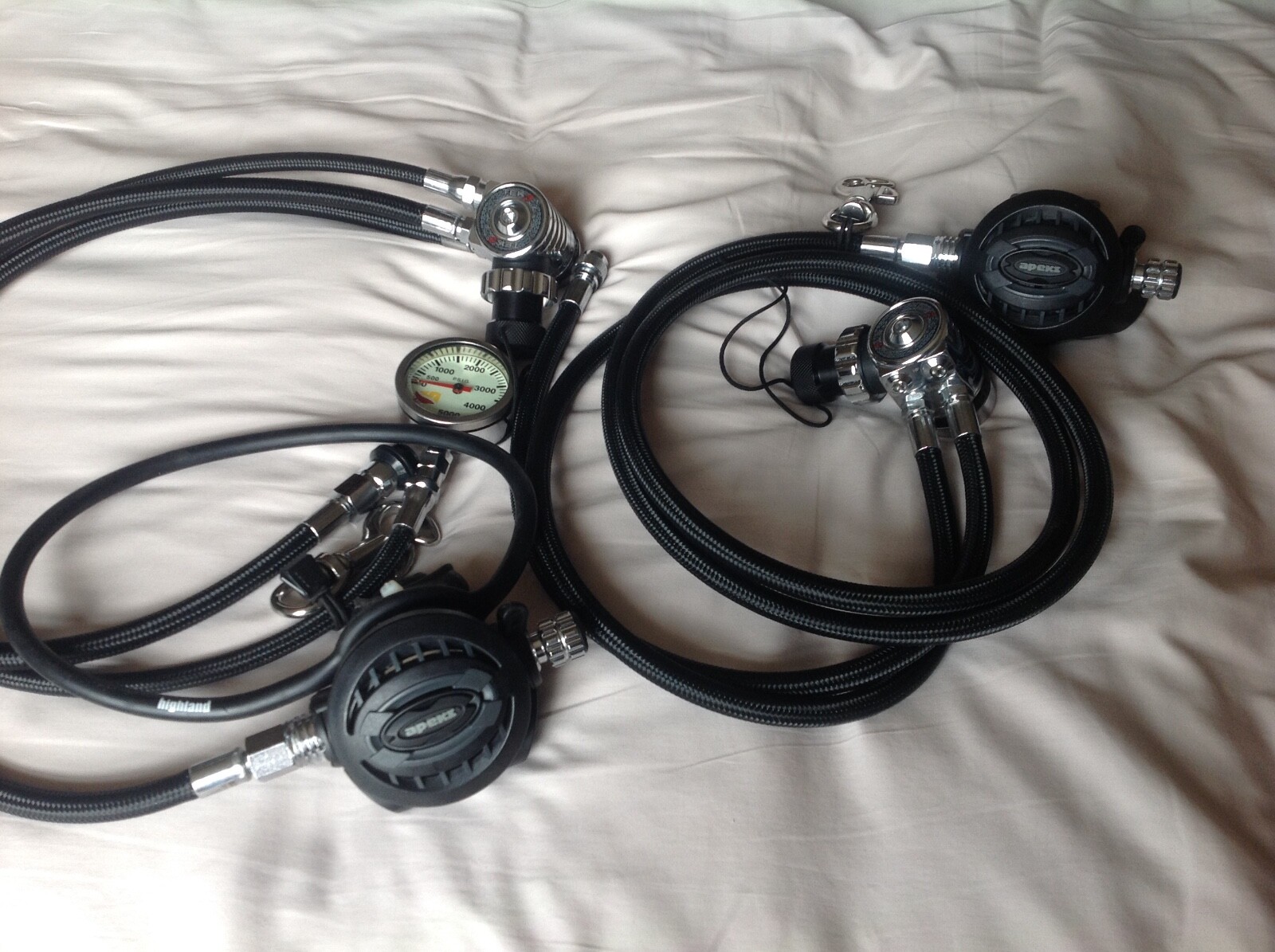 APEKS TEK3  COMPLETE DUAL XTX50  REGULATOR SET   MIFLEX HOSES   DIVE RITE SPG