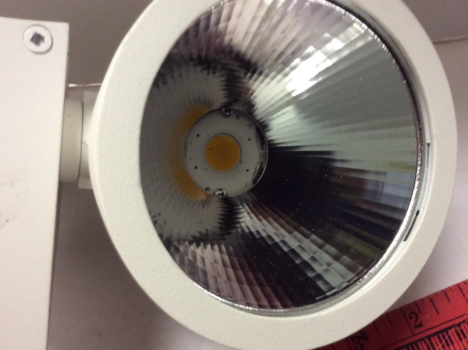 (1) Amerlux 120v Track Light. C3TV-G2 . 19 . LED . WT . TN1W . 120 . CL . 3000