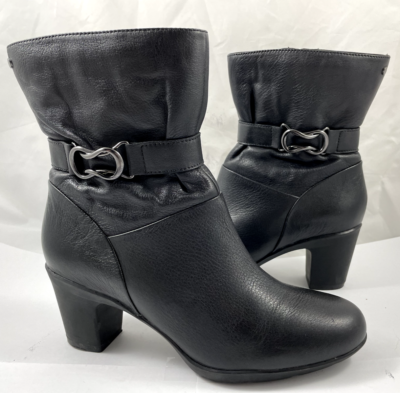 Clarks ladies boots size 9 online