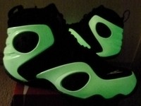 glow in the dark penny hardaway shoes