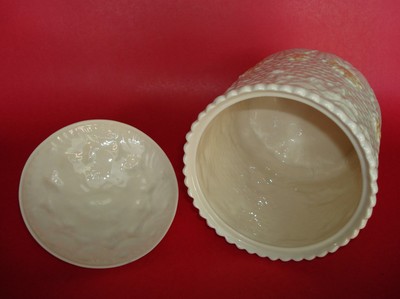 1960's Vintage Belleek Shell & Coral Porcelain Cookie Biscuit Jar - Green stamp