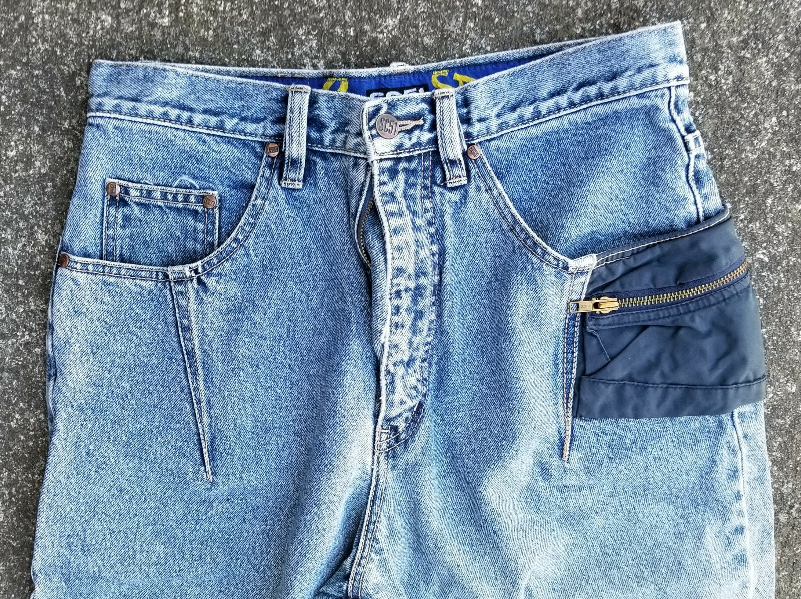 SC 51 vintage 90s blue jeans Regular size 32 inseam 29