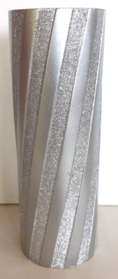 Candle Impressions flameless 9'' silver round candle with timer...works