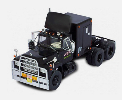 IXO TR100 1966 MACK R SERIES TRUCK RUBBER DUCK ''CONVOY'' IN BLACK 1:43 Scale