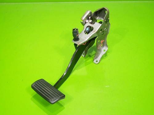 02-06 RSX OEM brake pedal sensor bracket assembly COMPLETE AT auto trans
