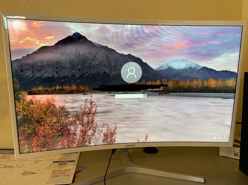 hp i5 Desktop Samsung 32” Curve Screen Monitor With Desk And Game Chair