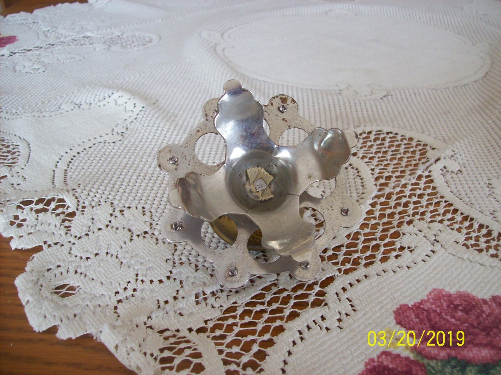 Sewing Thread Holder & Pin Cushion Vintage Rotating With Footed Base